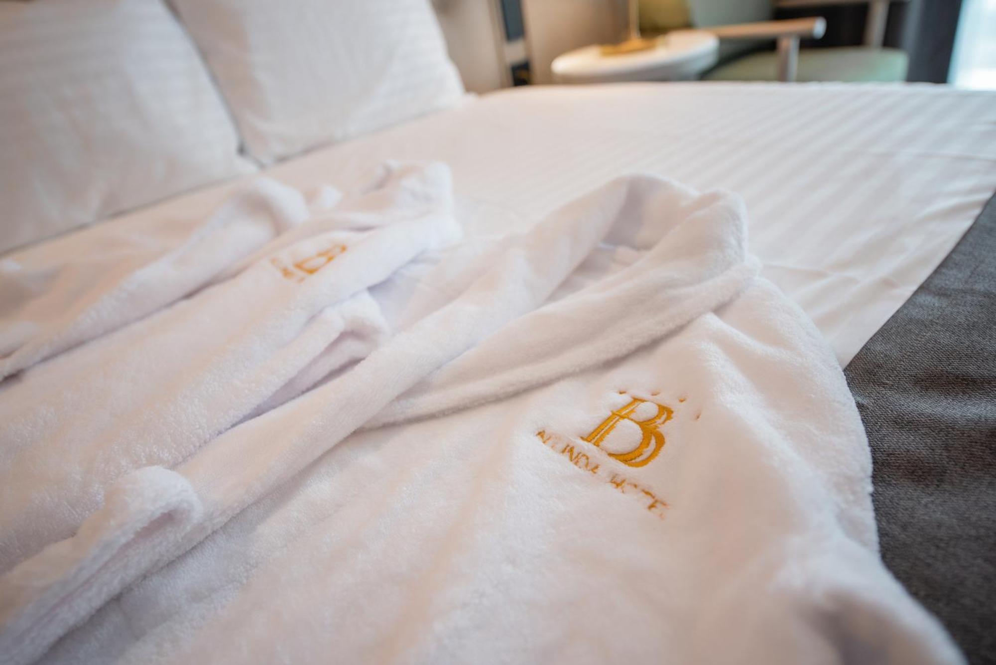 Belinda Hotel Mamaia Adults Only Екстер'єр фото