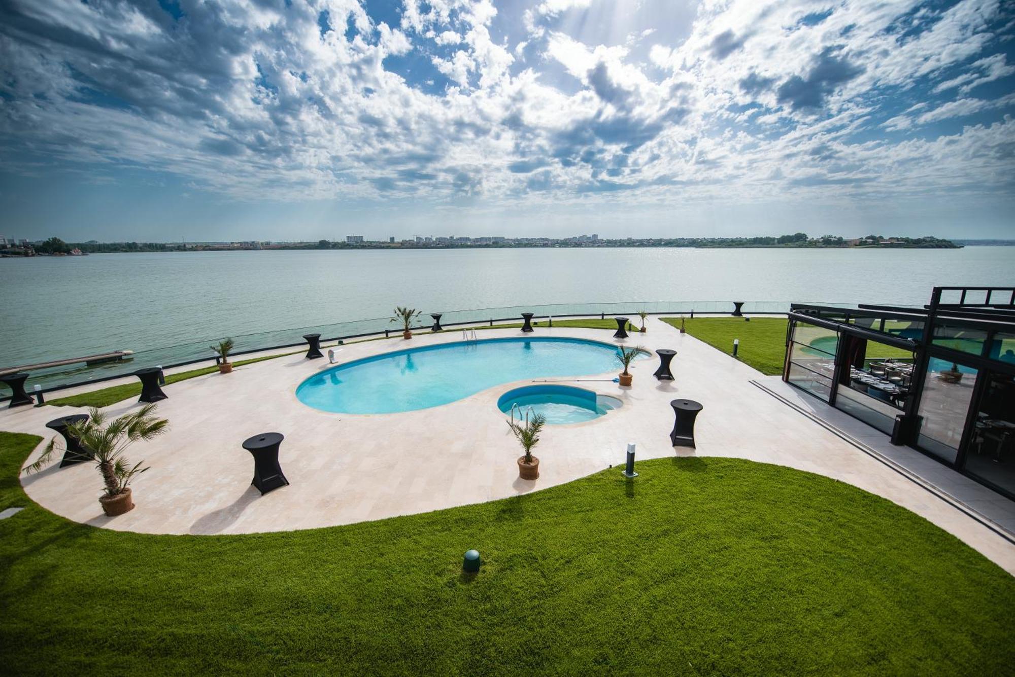 Belinda Hotel Mamaia Adults Only Екстер'єр фото
