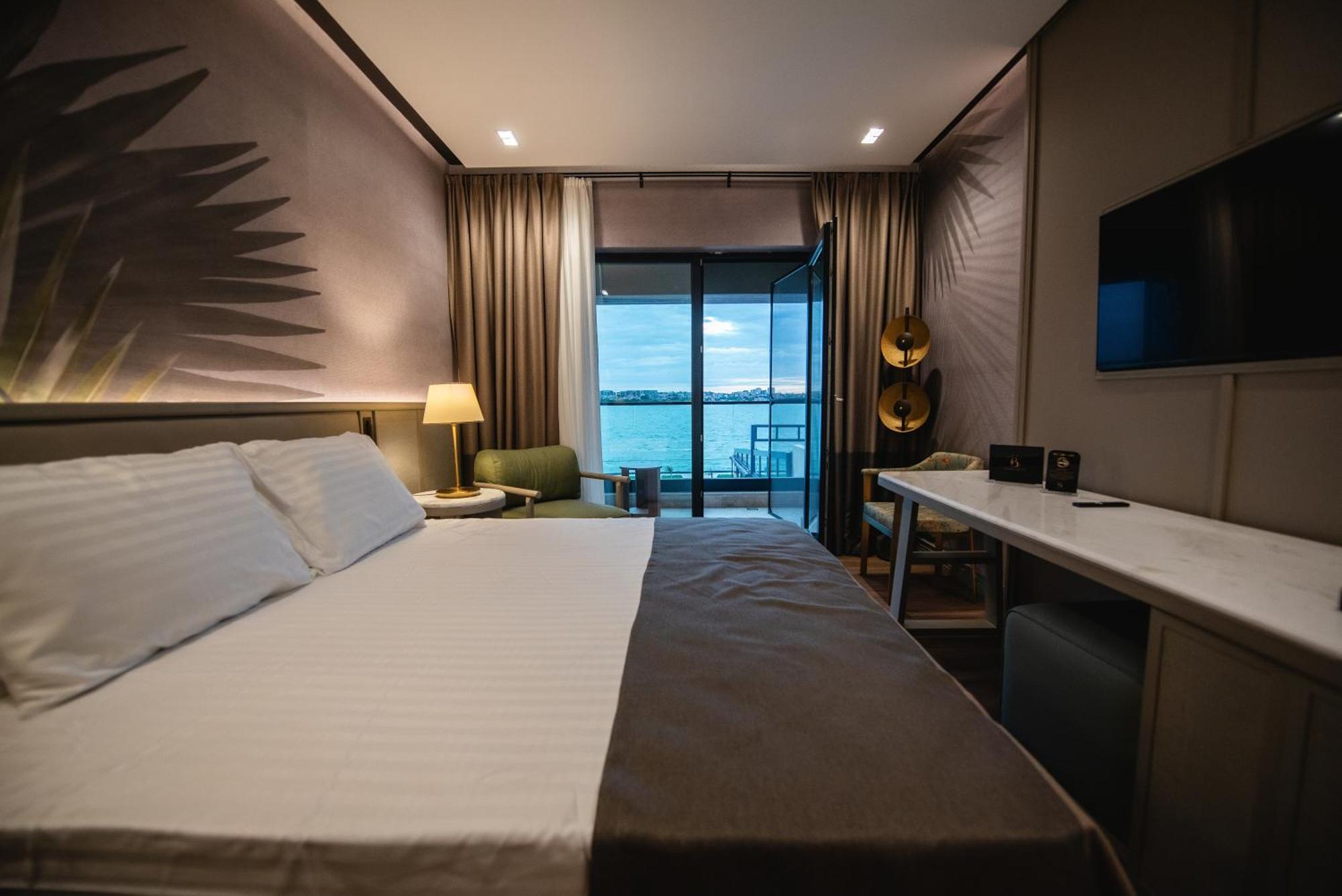 Belinda Hotel Mamaia Adults Only Екстер'єр фото
