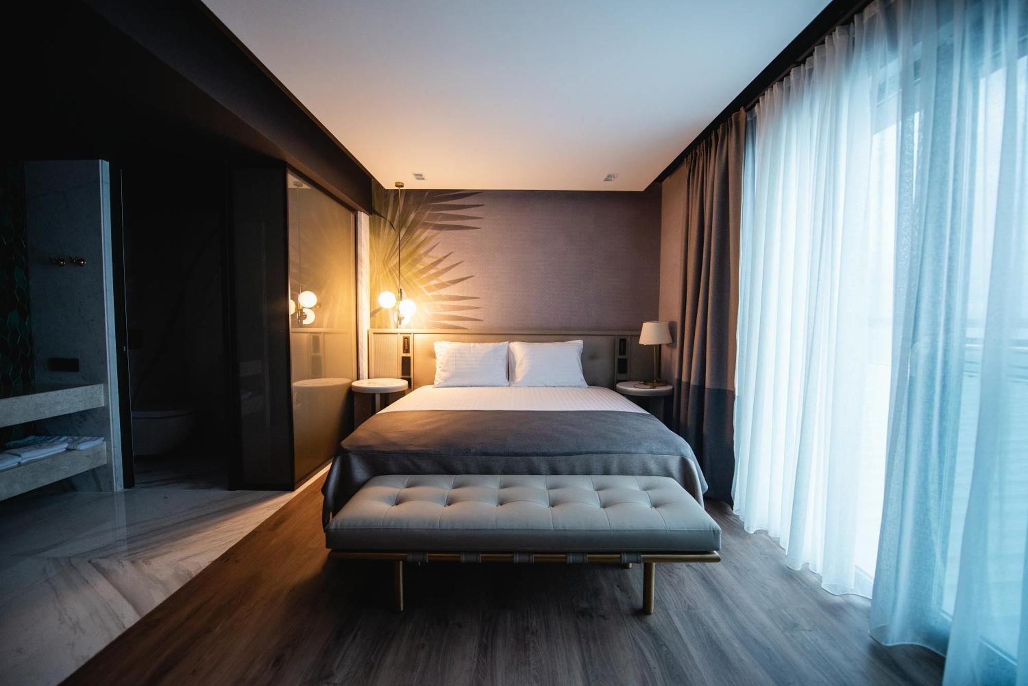 Belinda Hotel Mamaia Adults Only Екстер'єр фото
