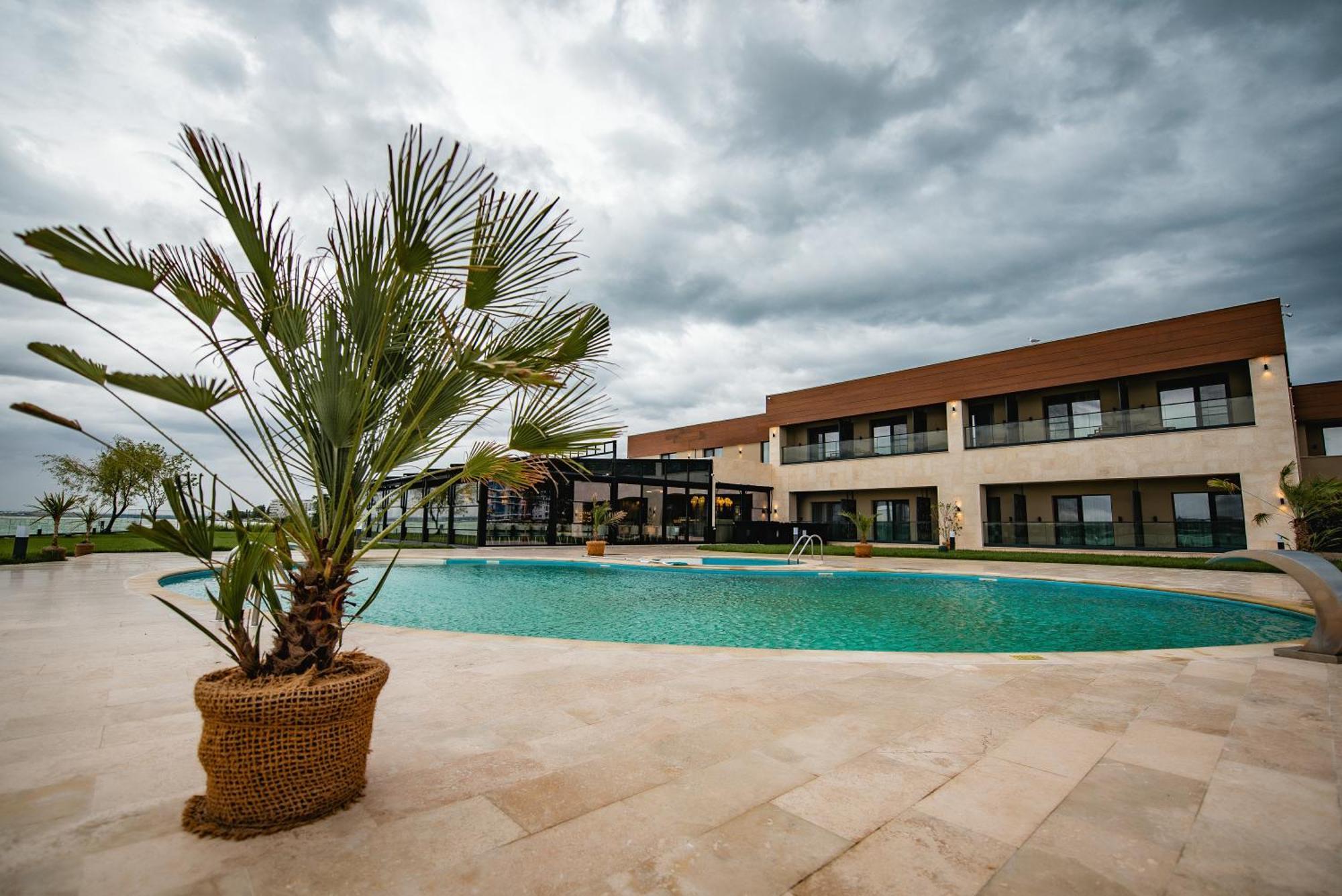 Belinda Hotel Mamaia Adults Only Екстер'єр фото