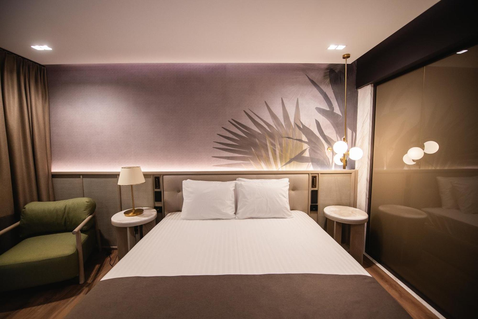 Belinda Hotel Mamaia Adults Only Екстер'єр фото