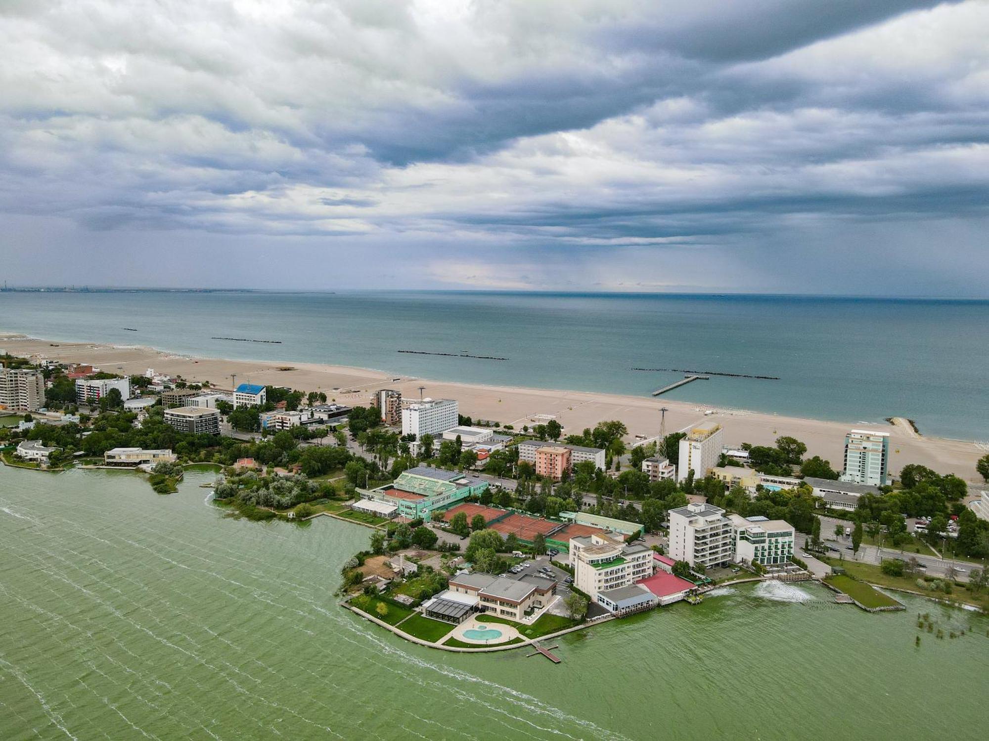Belinda Hotel Mamaia Adults Only Екстер'єр фото
